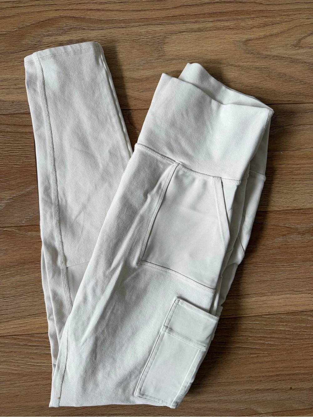Alo High-Waist Pocket Legging - Cream Alo Yoga Bone Cargo - Picture 4 of 5